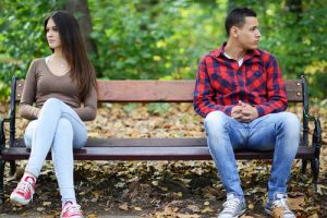 付き合いたてのカップルが直面する課題