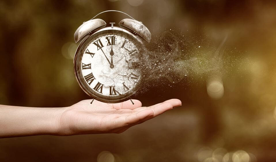 消えていく時計