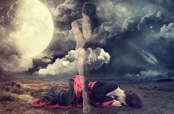 地面に横たわる女性