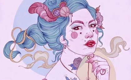 こちらを振り向く青い髪の女性