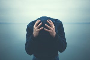 不安を抱える人にみられる5つの態度
