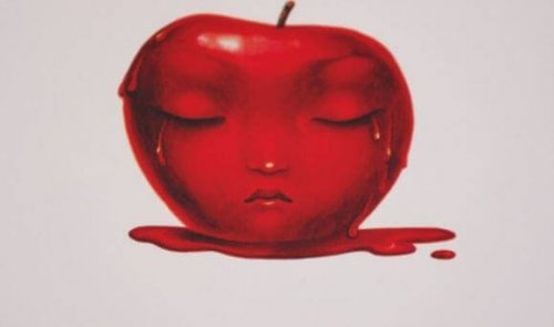 涙を流すリンゴ
