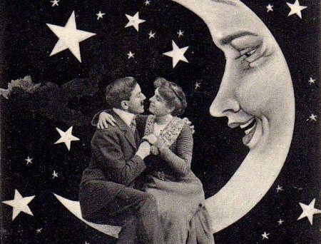 月とカップル
