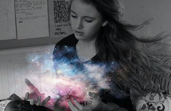 宇宙を手にする少女