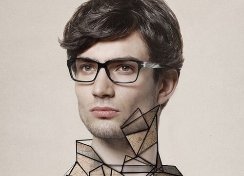 首の下がモザイク化した男性