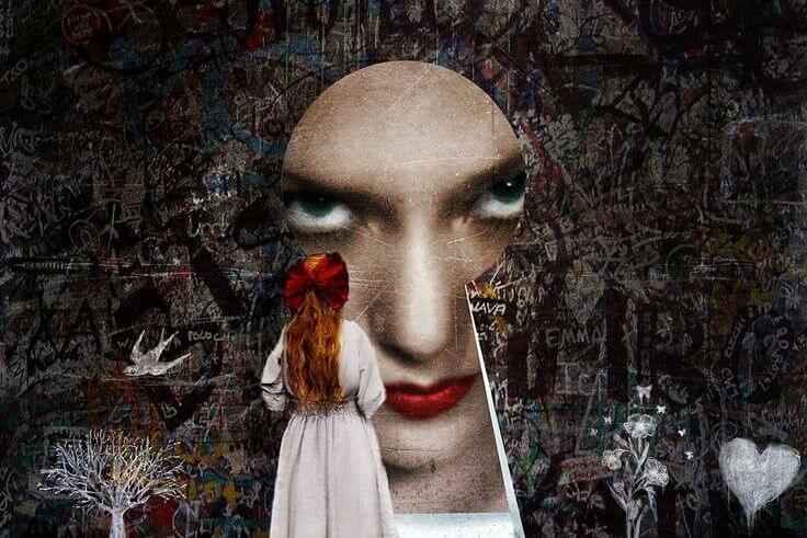 鍵穴からのぞく攻撃的な視線