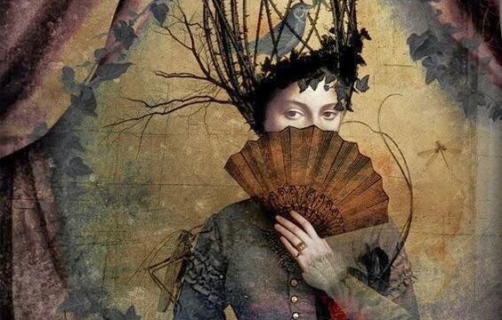 woman-fan-covering-face 扇で顔を隠す女性