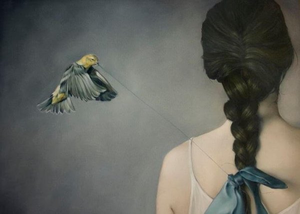 糸を引っ張る鳥