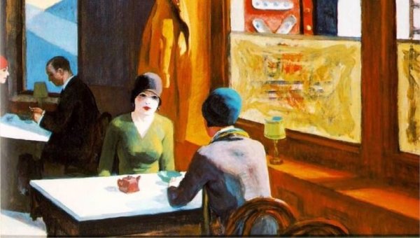 カフェでお茶する二人の女性