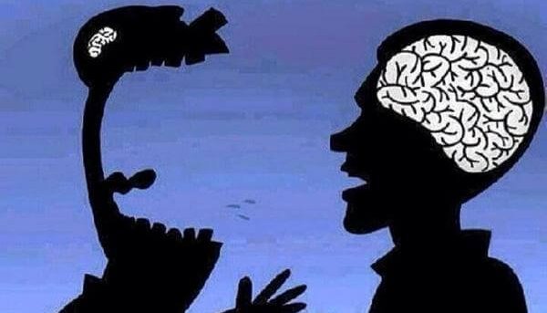 相手に怒鳴る人の脳は小さい