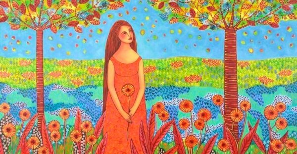 花と木に囲まれた女性