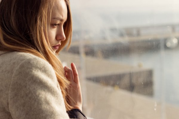 忘れるべきか、共に生きることを学ぶべきか