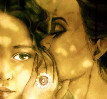 耳にささやく女性