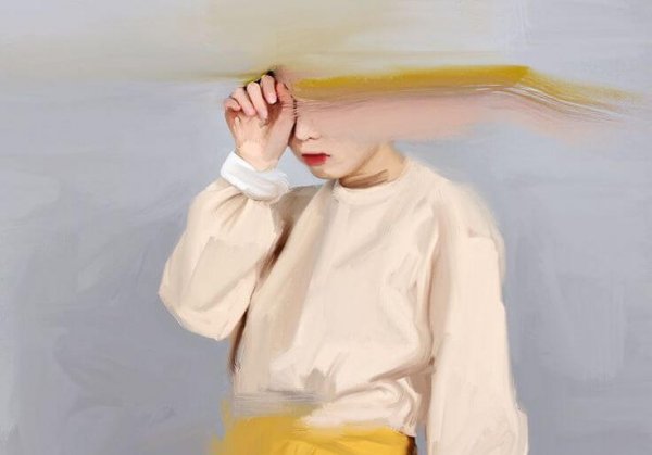 目をこする子供