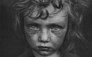 子供時代のトラウマに関連する5つの特徴