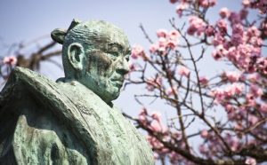 老侍に学ぶ:挑発に対処する適切な方法