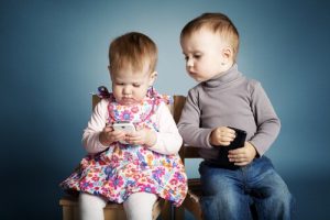 子供に携帯電話を持たせるべきではない3つの理由