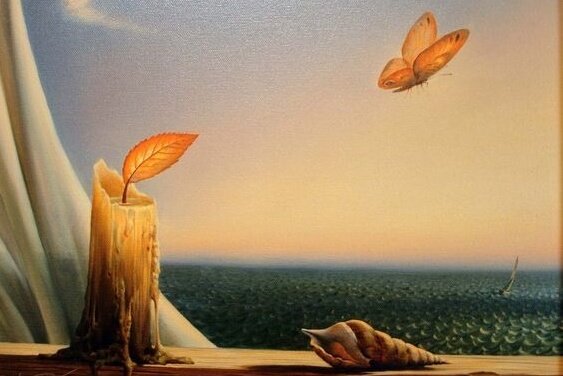 窓辺の蝶とろうそく