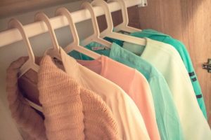 精神を整理するためにクローゼットを整理する