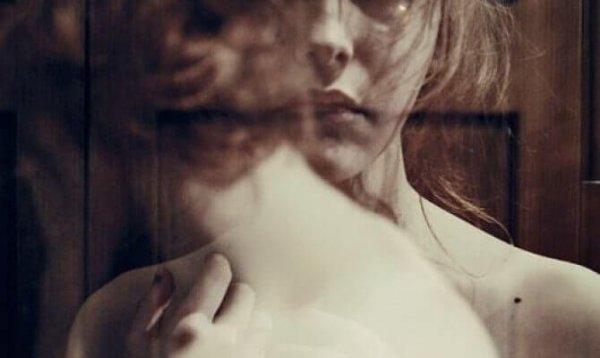 女性の二つの顔