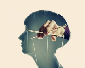 あなたも被害にあってるかも?心理操作テクニック