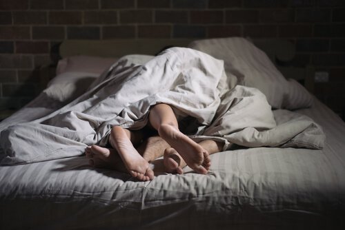 セクソムニア：寝ている間にセックスをする人