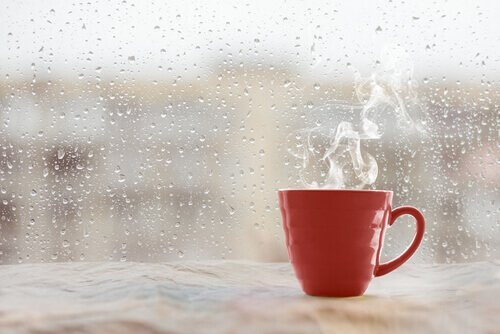 雨とコップ