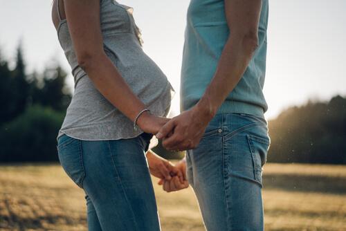 妊婦とカップル