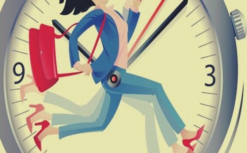 時計の中で走る女性