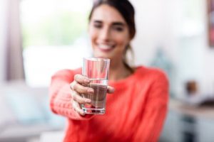 あなたが決めるコップ半分の水