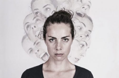 様々な顔を持つ女性