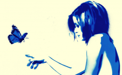 蝶々と女性