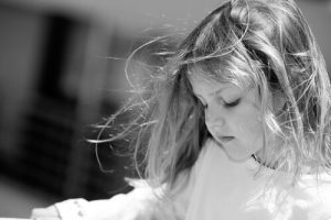 「怒鳴る」ことは子供の脳にダメージを与える