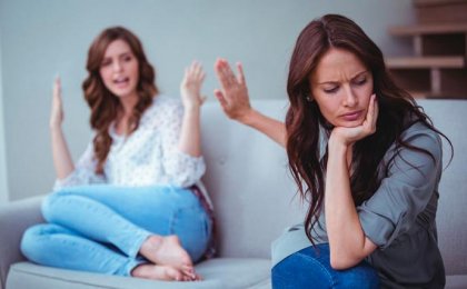 口論する女性達