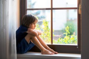 子供を拘束衣で縛るような現代の子育て
