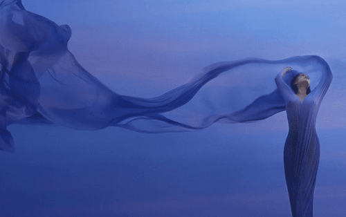 精神的柔軟性を身につける女性