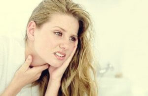 咽喉頭異常感症:のどに感じられるしこり