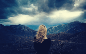 自己破滅的な人間であることを示す7つのサイン