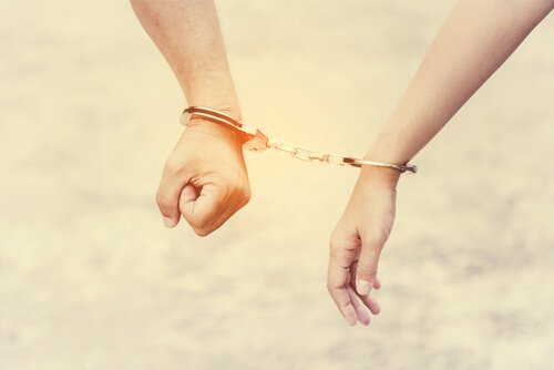 共依存:どのようにして人間関係と自尊心を破壊するか