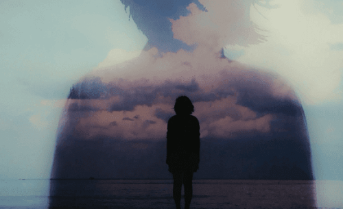 海と影