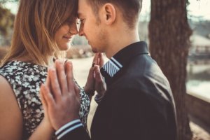 愛情のバランスをとり、健全な関係を築く