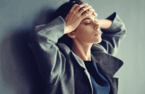 不安を表すボディランゲージ