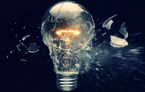 電球と計画的陳腐化