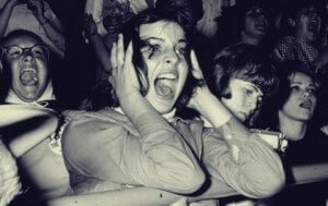 ファンとミラーニューロン