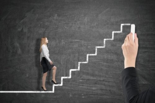 昇進 社員 ピーターの法則