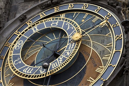 時計　すべてを変えた　中世の発明