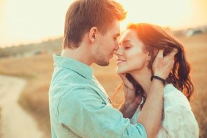 愛情豊かな関係を維持する方法
