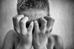 パラノイアって何?有害な理由