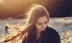 人を信用しすぎること