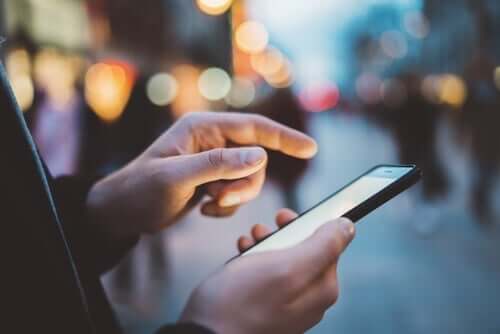 テクノストレス 最新テクノロジー 濫用